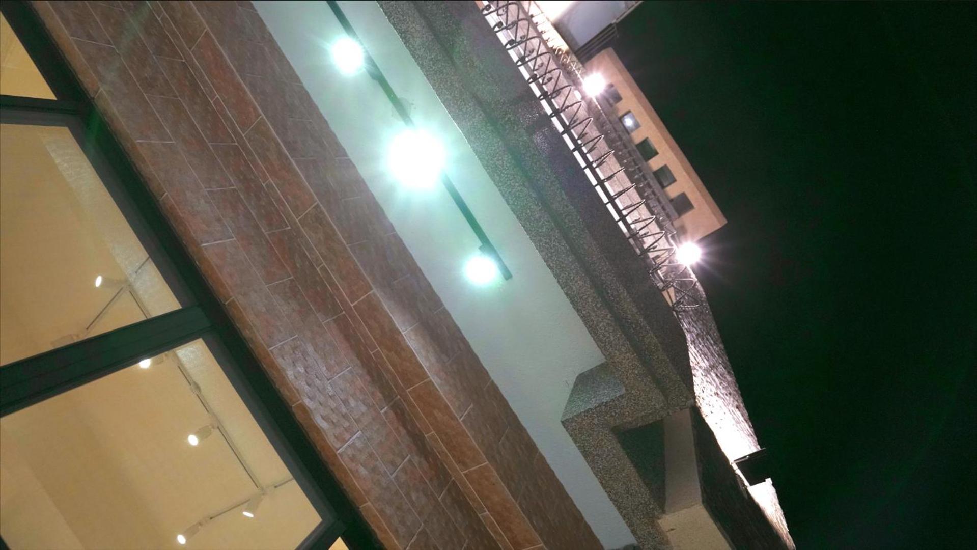咻咻宿 Xiuxiu 電梯宅 T'ai-tung Exterior foto